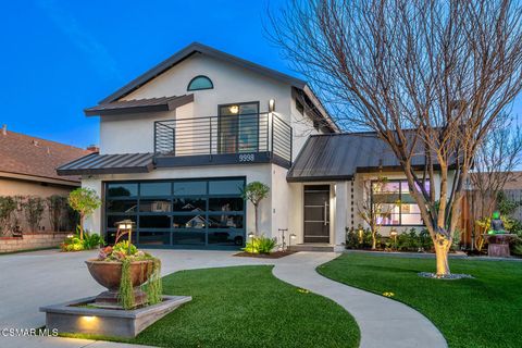 Photo of 9998 Jamestown Street, Ventura, CA 93004 (MLS # 226000394)