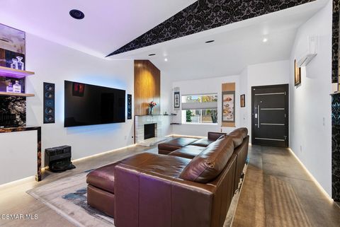 Tiny photo for 9998 Jamestown Street, Ventura, CA 93004 (MLS # 226000394)