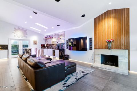 Tiny photo for 9998 Jamestown Street, Ventura, CA 93004 (MLS # 226000394)