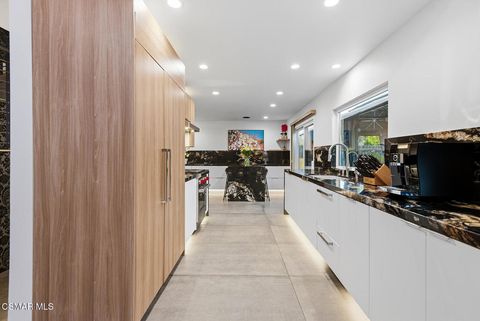 Tiny photo for 9998 Jamestown Street, Ventura, CA 93004 (MLS # 226000394)