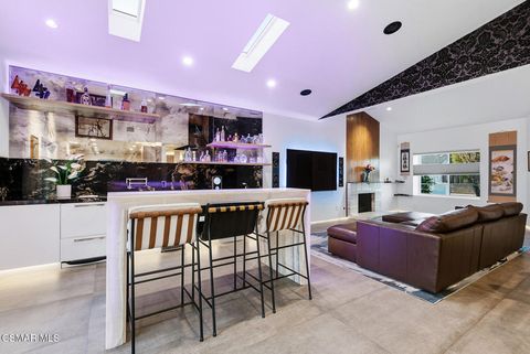 Tiny photo for 9998 Jamestown Street, Ventura, CA 93004 (MLS # 226000394)