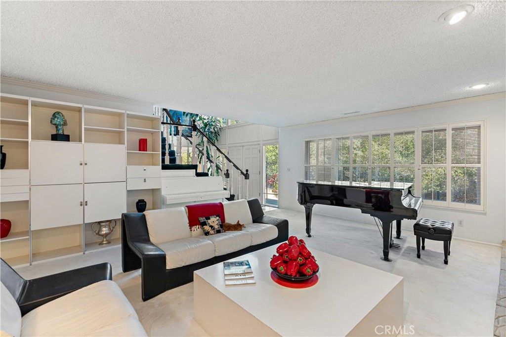 Photo of 11944 Briarvale Lane, Studio City, CA 91604 (MLS # SR25272721)