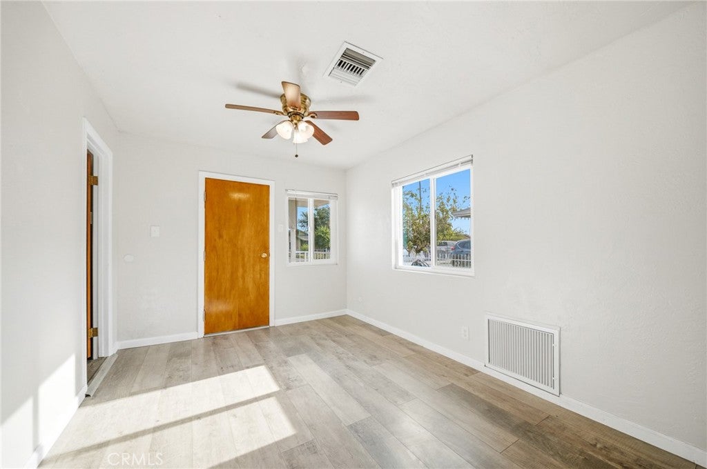 219 E Brighton