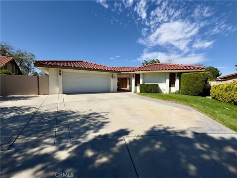 Photo of 12930 Golf Course Drive, Victorville, CA 92395 (MLS # HD26068973)