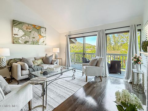 Photo of 599 Calle De Las Ovejas, Oak Park, CA 91377 (MLS # 226002191)