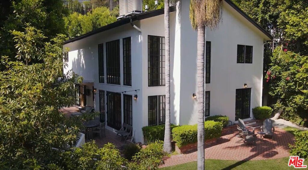 Photo of 2625 Nichols Canyon Road, Los Angeles, CA 90046 (MLS # 25601155)