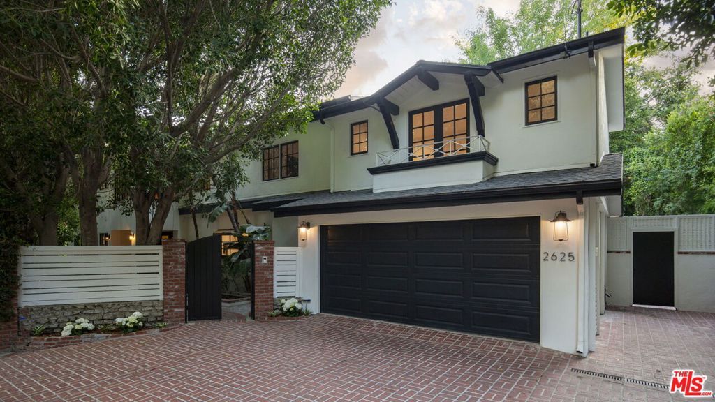 Photo of 2625 Nichols Canyon Road, Los Angeles, CA 90046 (MLS # 25601155)