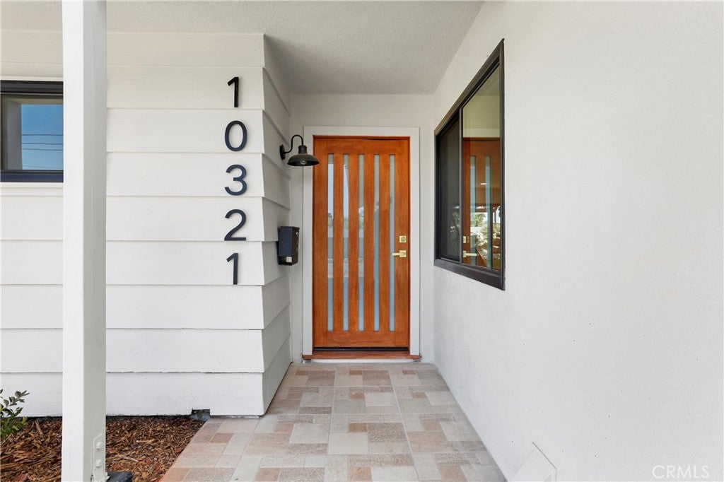 Photo of 10321 Kamuela Dr, Huntington Beach, CA 92646 (MLS # OC26125089)