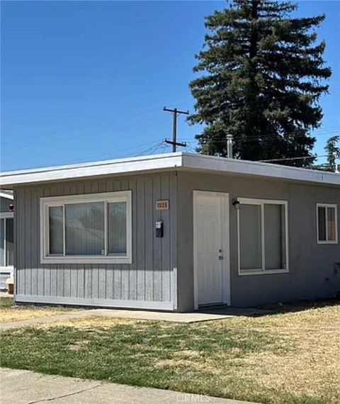Photo of 1037 W Santa Fe Ave, Merced, CA 95340 (MLS # MC25249037)