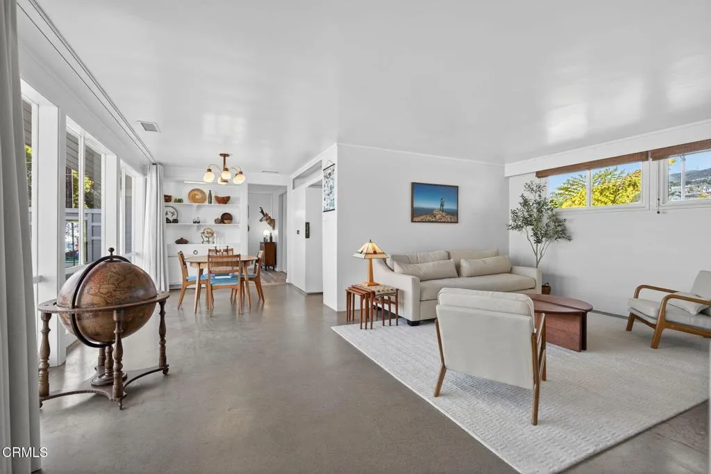 Ventura, California 93003, United States, 3 Bedrooms Bedrooms, ,2 BathroomsBathrooms,Residential,Active,187675