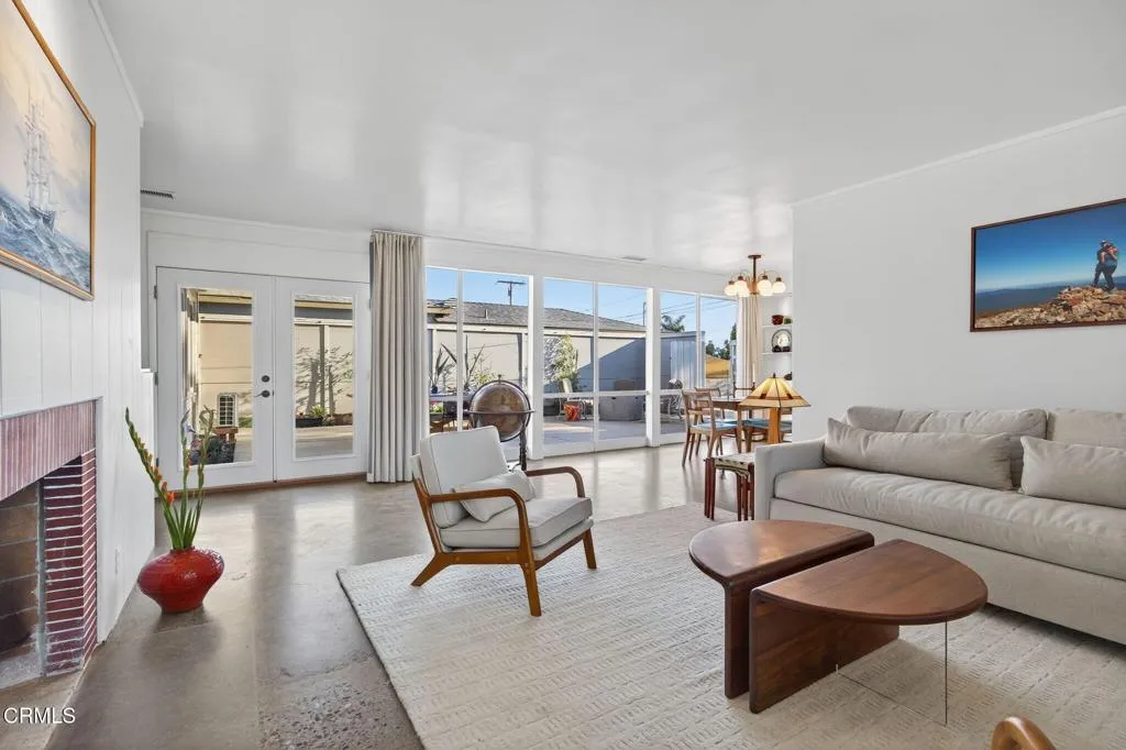 Ventura, California 93003, United States, 3 Bedrooms Bedrooms, ,2 BathroomsBathrooms,Residential,Active,187675