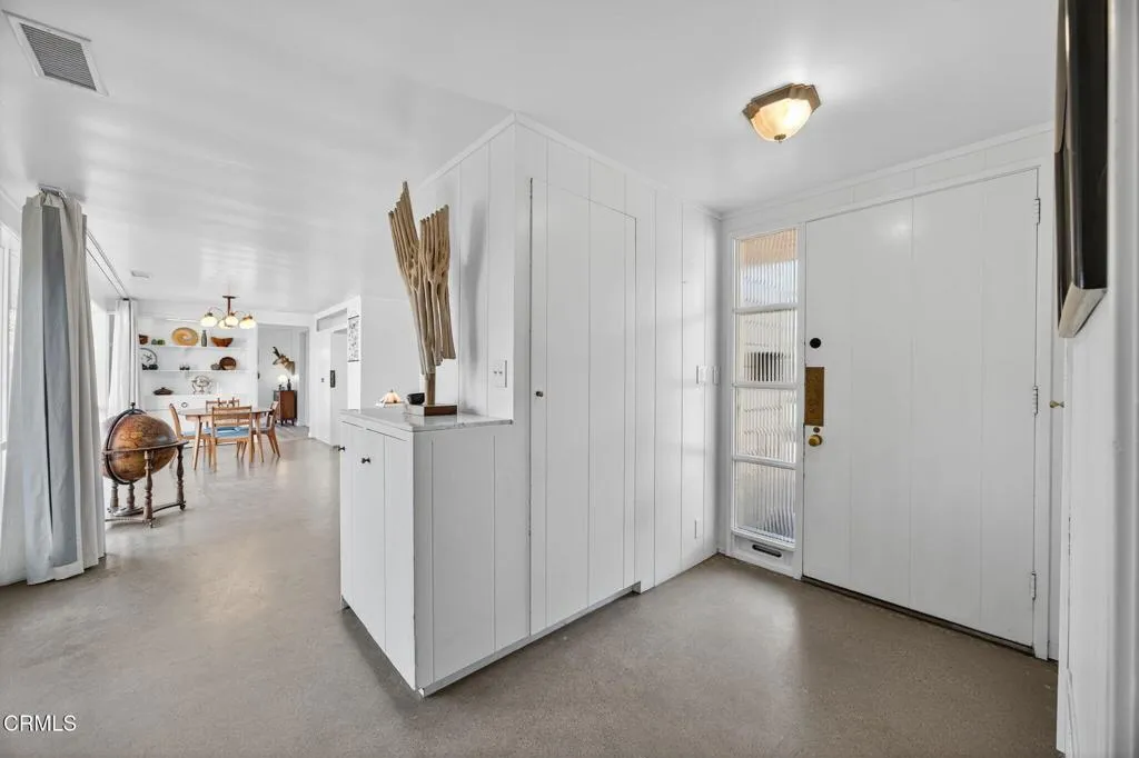 Ventura, California 93003, United States, 3 Bedrooms Bedrooms, ,2 BathroomsBathrooms,Residential,Active,187675