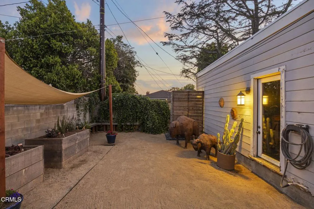 Ventura, California 93003, United States, 3 Bedrooms Bedrooms, ,2 BathroomsBathrooms,Residential,Active,187675