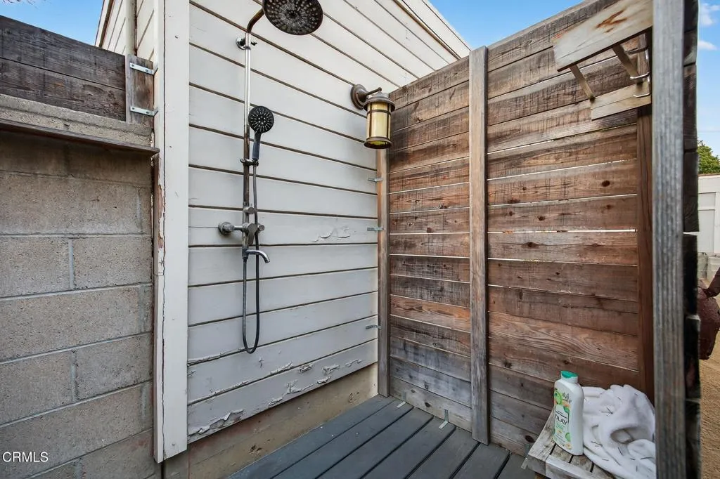 Ventura, California 93003, United States, 3 Bedrooms Bedrooms, ,2 BathroomsBathrooms,Residential,Active,187675