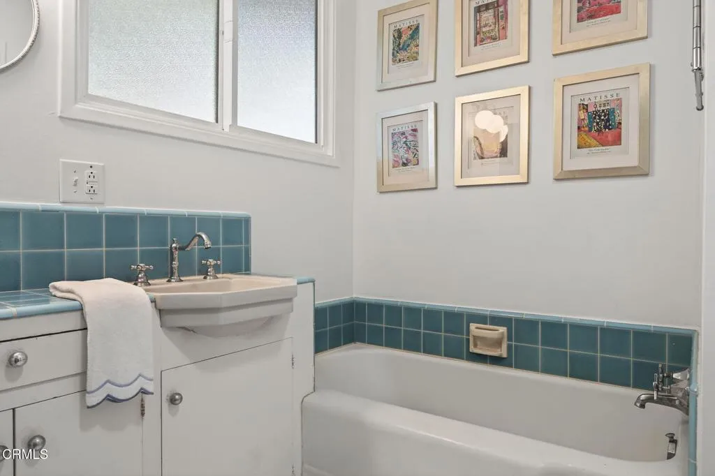 Ventura, California 93003, United States, 3 Bedrooms Bedrooms, ,2 BathroomsBathrooms,Residential,Active,187675