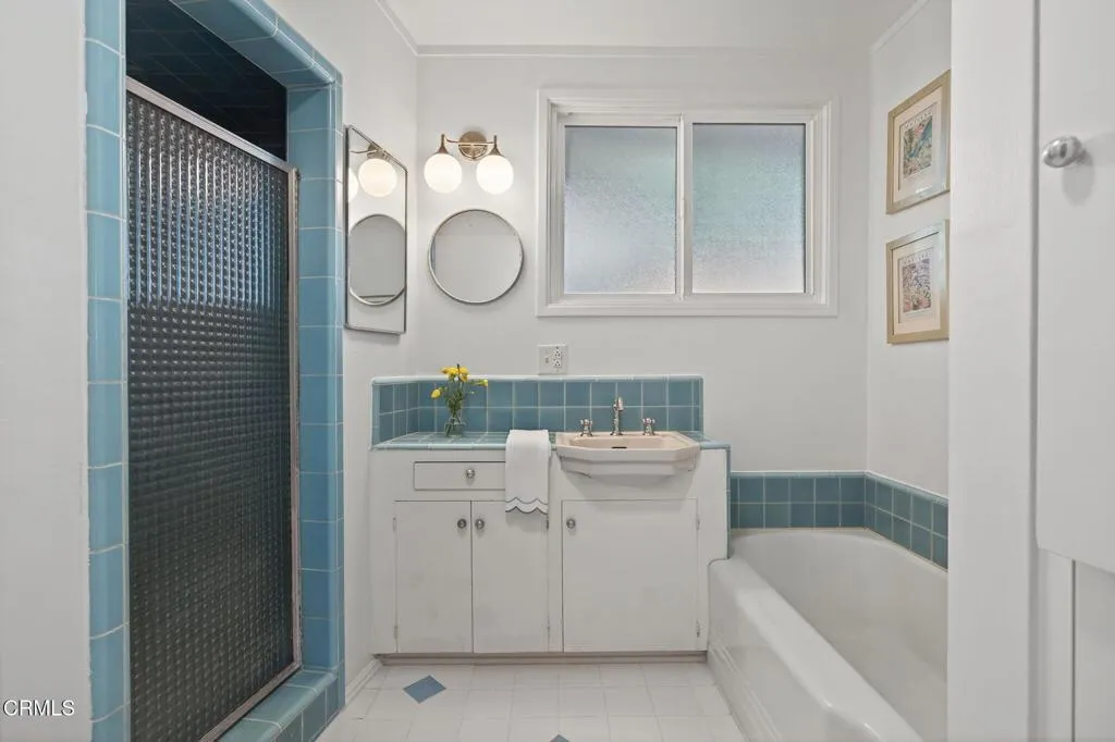 Ventura, California 93003, United States, 3 Bedrooms Bedrooms, ,2 BathroomsBathrooms,Residential,Active,187675