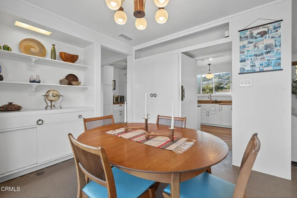 Ventura, California 93003, United States, 3 Bedrooms Bedrooms, ,2 BathroomsBathrooms,Residential,Active,187675