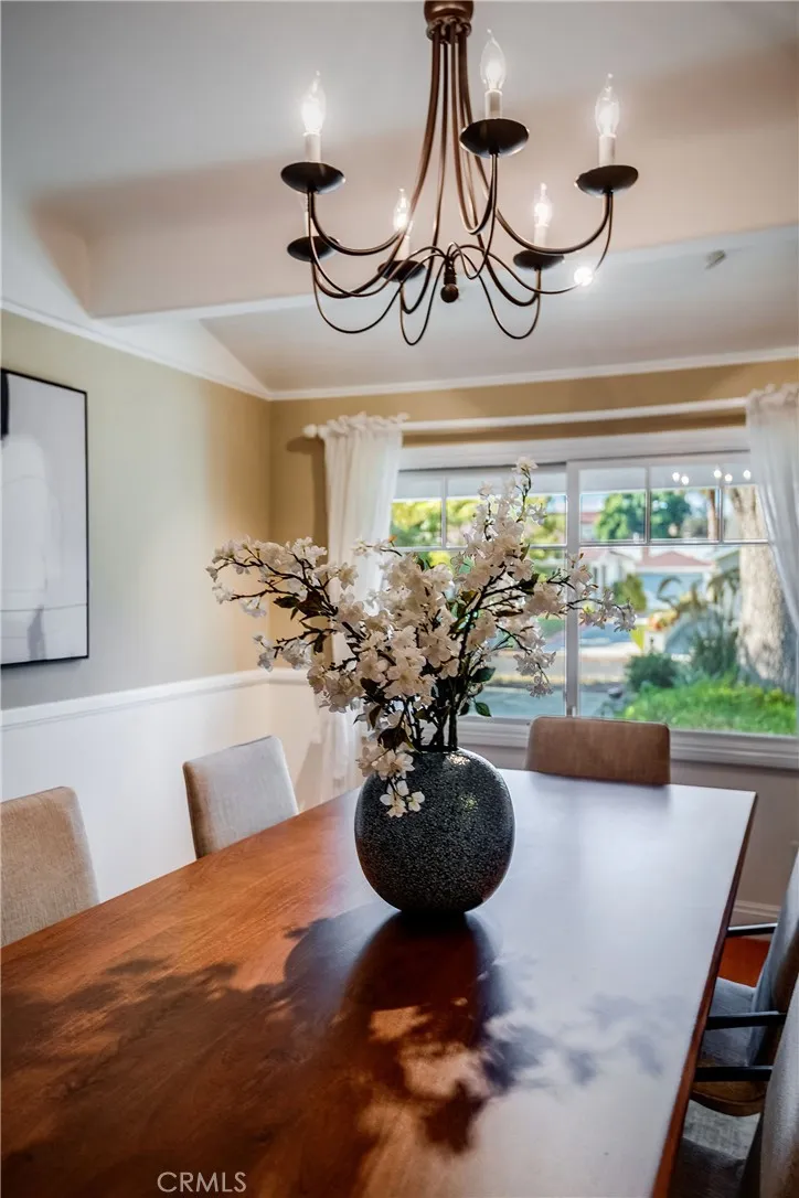 Studio City, California 91602, United States, 5 Bedrooms Bedrooms, ,4 BathroomsBathrooms,Residential,Active,229977