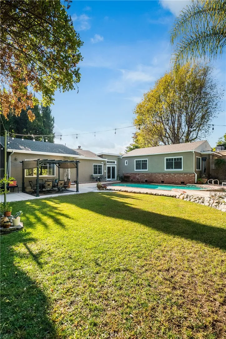 Studio City, California 91602, United States, 5 Bedrooms Bedrooms, ,4 BathroomsBathrooms,Residential,Active,229977