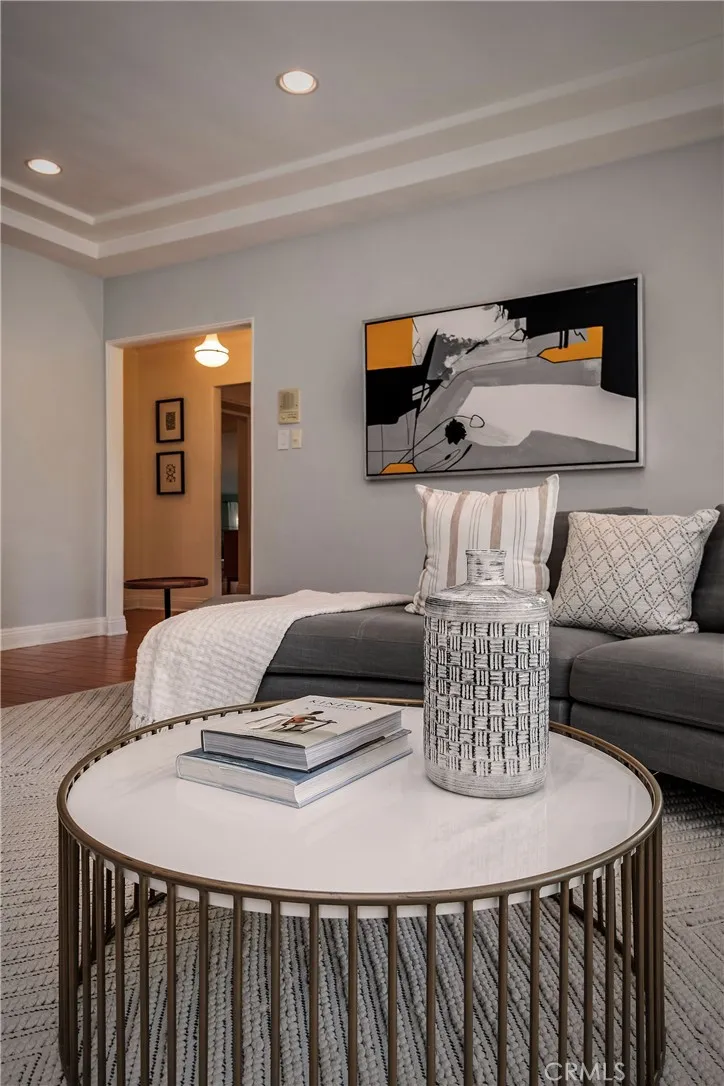 Studio City, California 91602, United States, 5 Bedrooms Bedrooms, ,4 BathroomsBathrooms,Residential,Active,229977