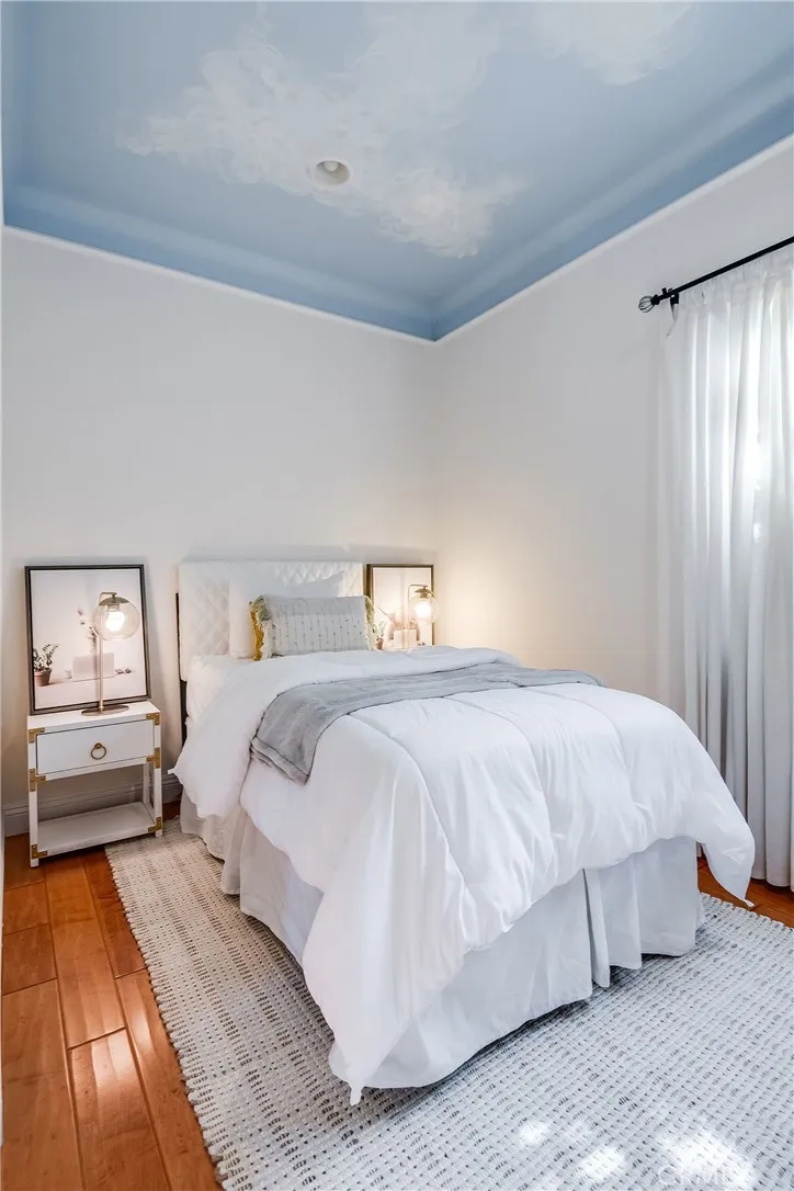 Studio City, California 91602, United States, 5 Bedrooms Bedrooms, ,4 BathroomsBathrooms,Residential,Active,229977