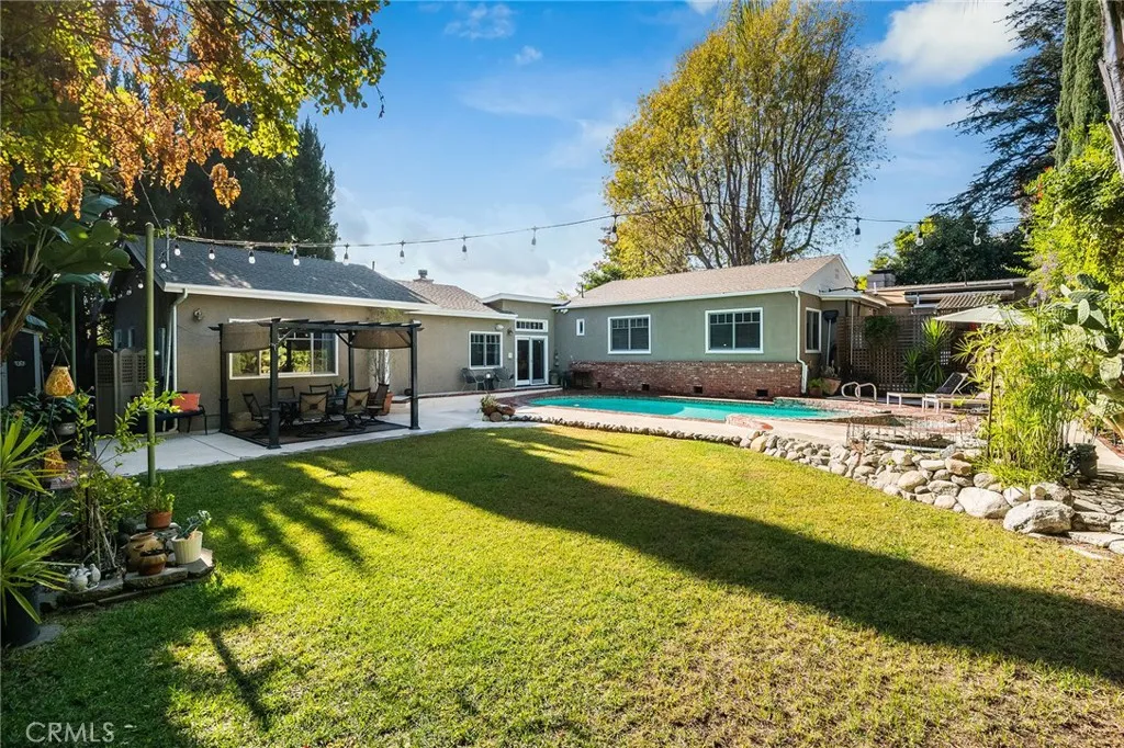 Studio City, California 91602, United States, 5 Bedrooms Bedrooms, ,4 BathroomsBathrooms,Residential,Active,229977