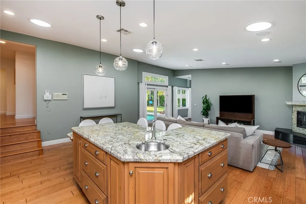 Studio City, California 91602, United States, 5 Bedrooms Bedrooms, ,4 BathroomsBathrooms,Residential,Active,229977