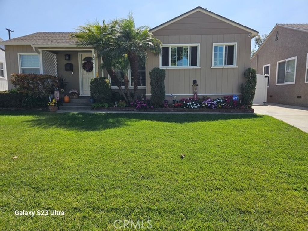 Photo of 2942 Silva St, Lakewood, CA 90712 (MLS # TR25279057)