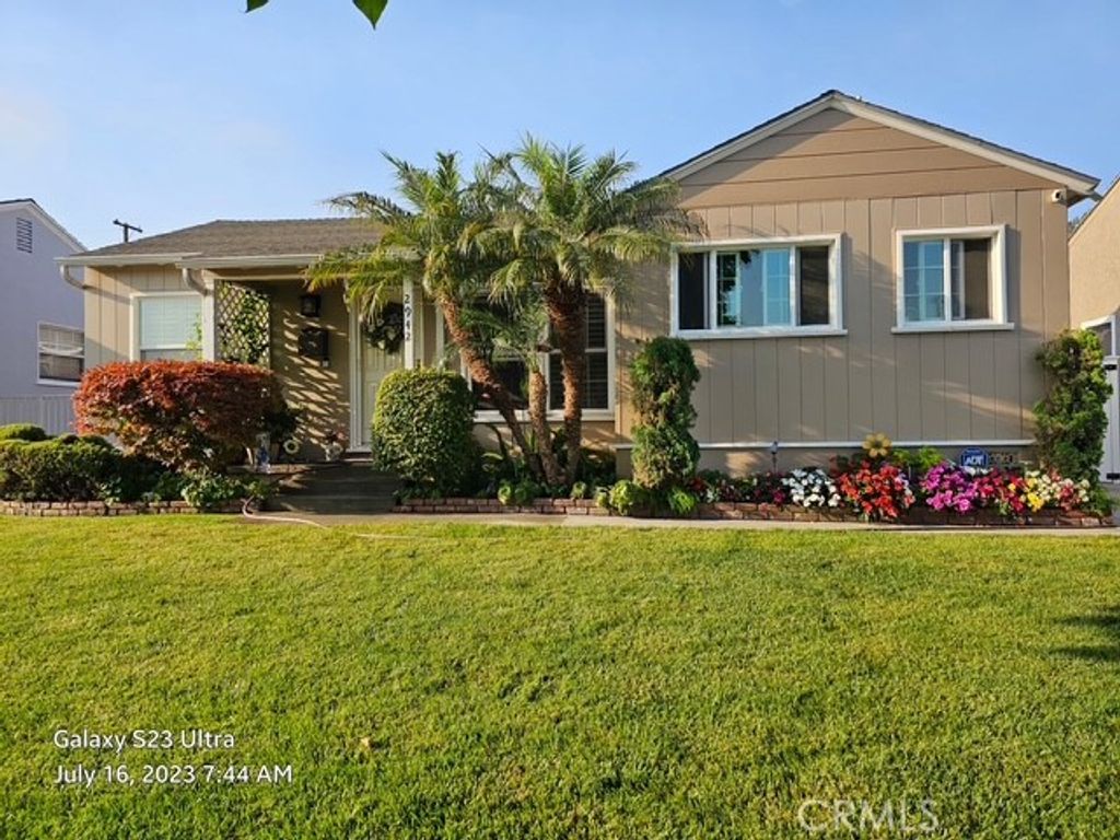 Photo of 2942 Silva St, Lakewood, CA 90712 (MLS # TR25279057)