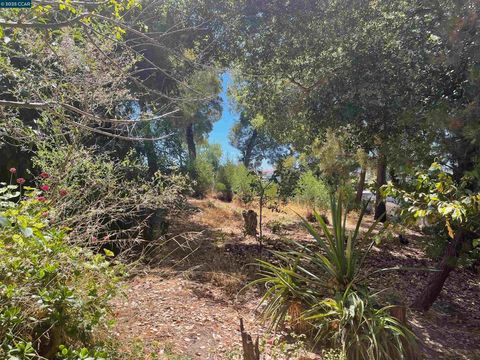 Photo of 1930 1930 E 30Th St St, Oakland, CA 94606 (MLS # 41110529)