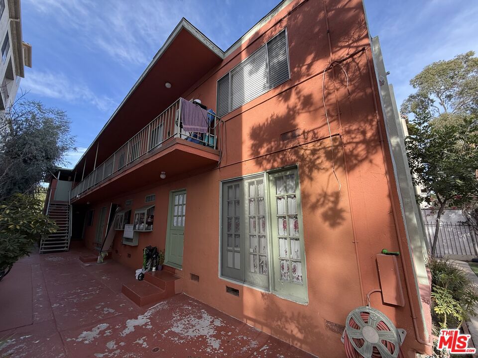 1611 Venice Boulevard