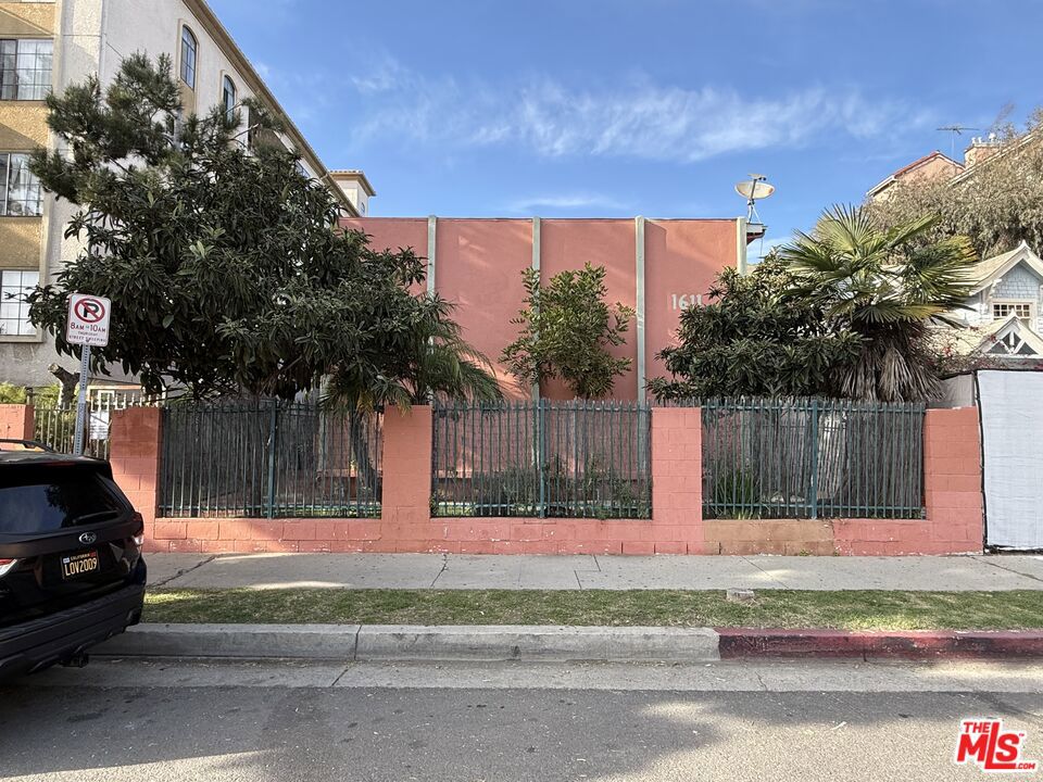 1611 Venice Boulevard