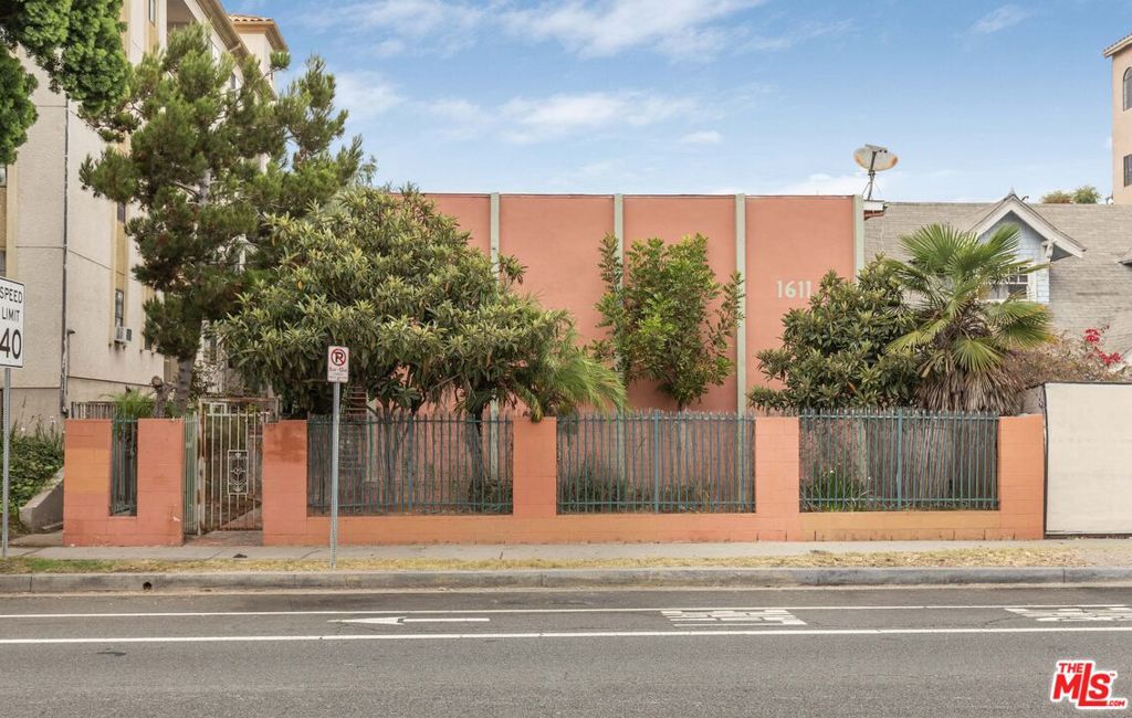 1611 Venice Boulevard
