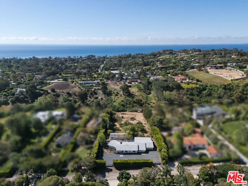 Photo of 28926 Boniface Drive, Malibu, CA 90265 (MLS # 26670143)