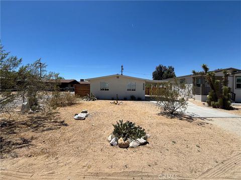Photo of 62046 Mountain View CIR, Joshua Tree, CA 92252 (MLS # IG26055910)