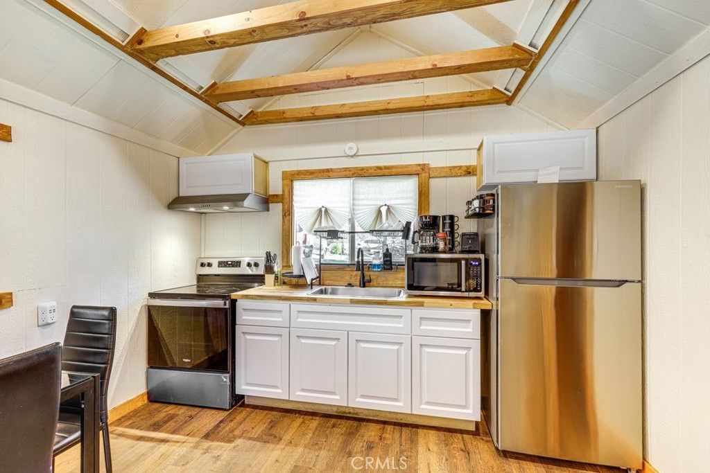 Photo of 875 Virginia Court, Lake Arrowhead, CA 92352 (MLS # DW26035050)