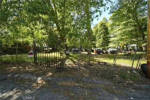 Photo of 608 Leebert WAY, Crestline, CA 92325 (MLS # CV26098626)