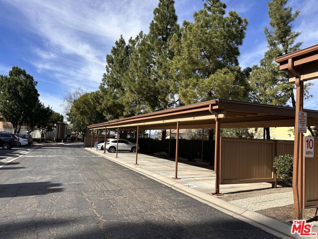 Photo of 2486 Pleasant Way #H, Thousand Oaks, CA 91362 (MLS # 26644075)