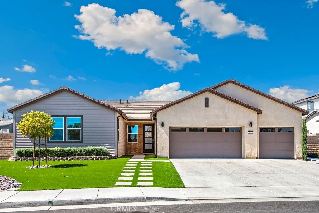 Photo of 30663 Canary Palm Circle, Menifee, CA 92584 (MLS # SW25214270)