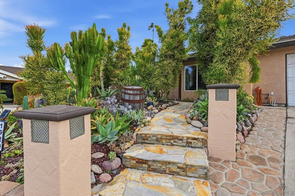 1920 Mclees Ct