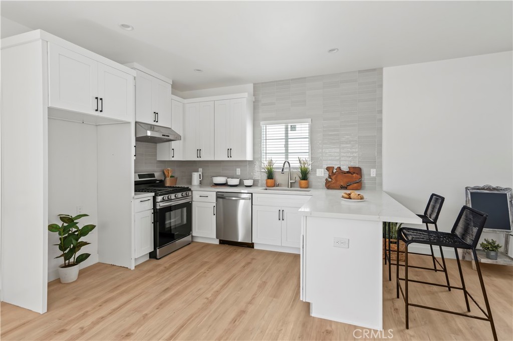 Experience modern living in this brand-new single-family residence! This spacious 3 bed, 2 bath home boasts 9-foot ceilings, an open-concept floor plan, sleek modern cabinetry with quartz countertops, and stylish appliances. Additional features include central A/C and heating, recessed lighting, a walk-in closet, and washer/dryer hookups.
Enjoy the convenience of a 1-car garage plus 1-car driveway parking, with plenty of additional street parking available. Nestled in a highly desirable neighborhood, the home offers easy access to major freeways, dining, and local amenities.
