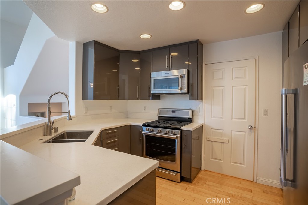 2 Mansera Place