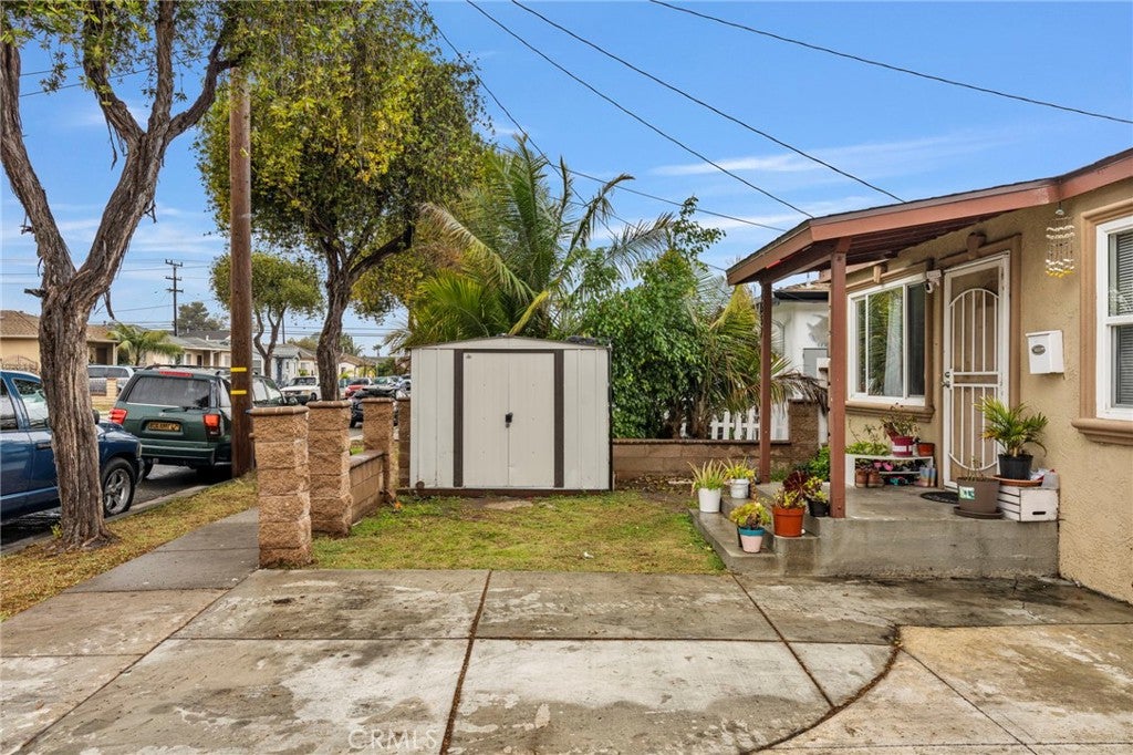 4555 W 160th Street