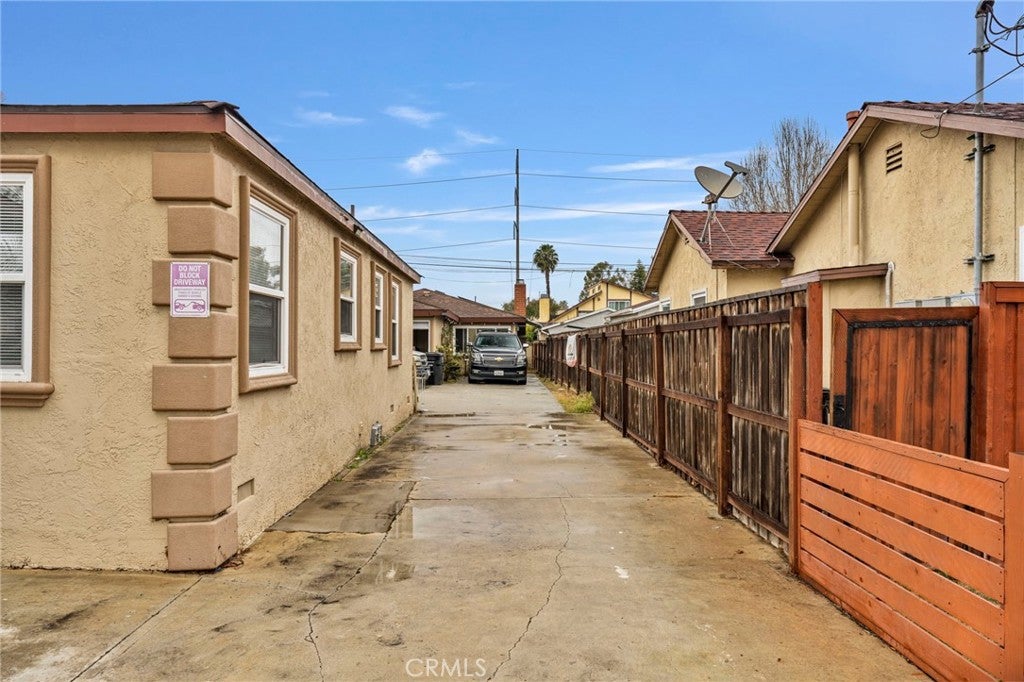 4555 W 160th Street