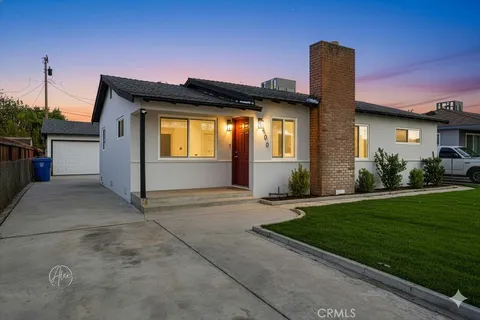 9400 Gladys Street, Bakersfield, CA 93307 - MLS#: SR25258807