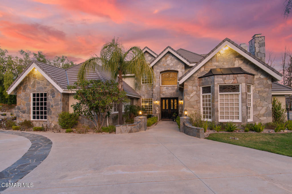 Properties 3 3840 Castle View
