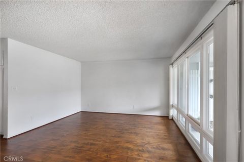 Tiny photo for 173 E Bowling Green, Port Hueneme, CA 93041 (MLS # SR26155399)