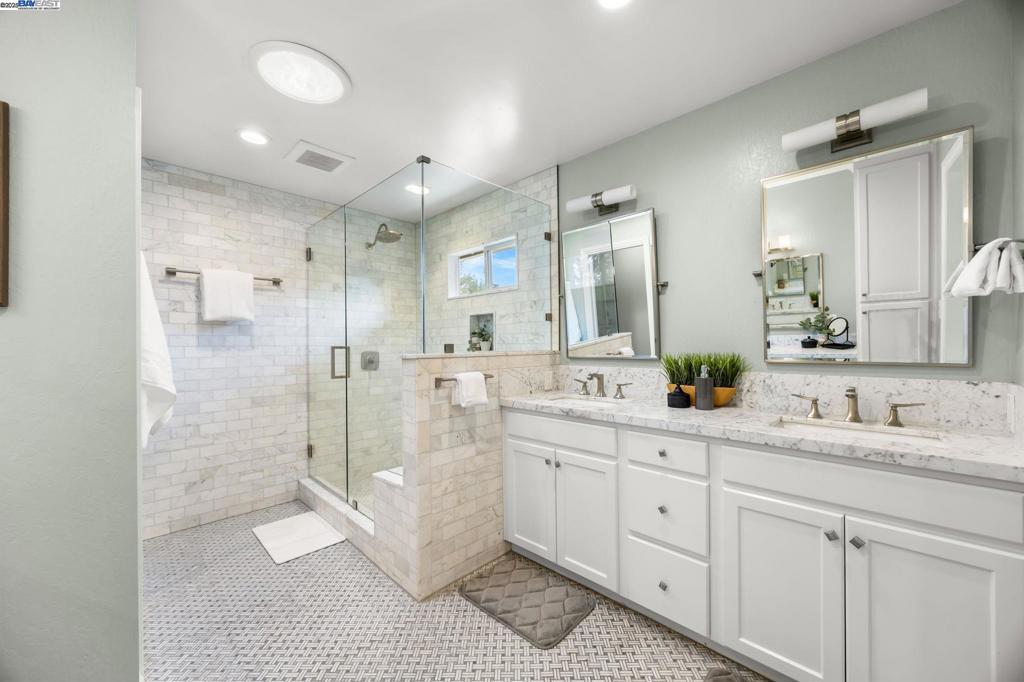 BROOKSIDE - Residential