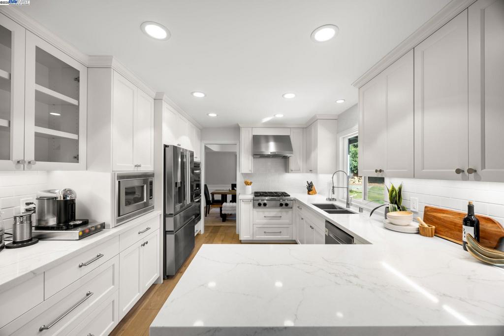 BROOKSIDE - Residential