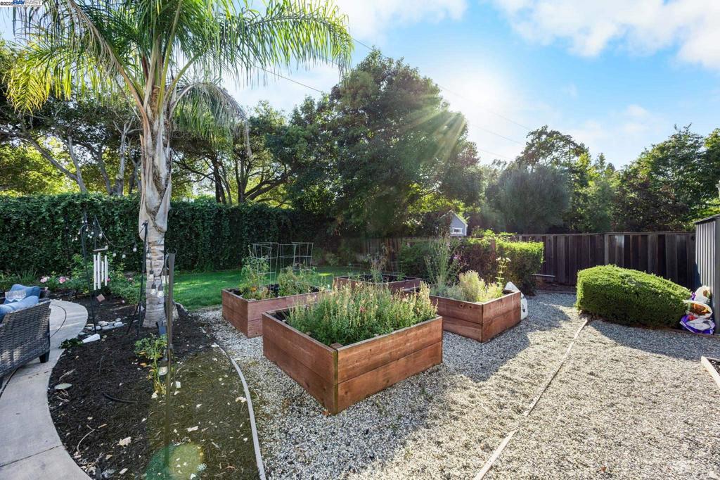 BROOKSIDE - Residential